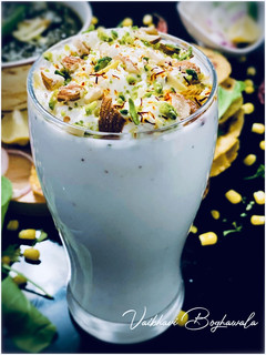 પંજાબી મલાઈ લસ્સી(punjabi malai lassi recipe in gujarati) રેસીપી મુખ્ય ફોટો