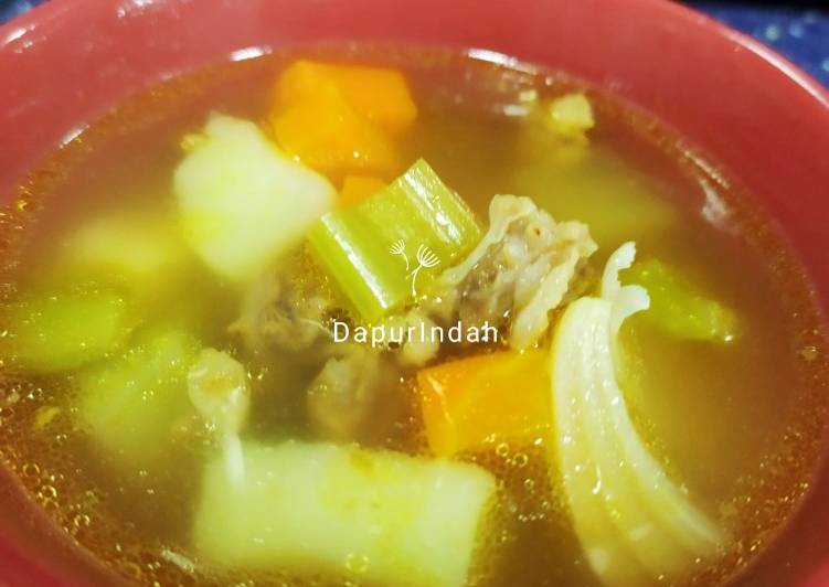 Sup kotak daging iga sapi