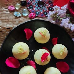 A picture of Kesar Malai Ladoo.