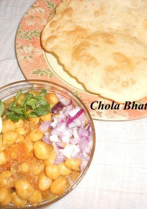 A picture of Chola batura.