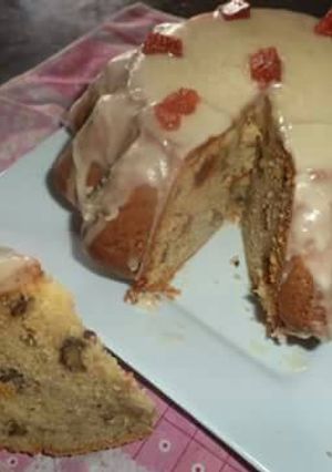Una foto de Torta húmeda de membrillo, nuez y pepita de chocolate