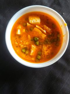 मटर पनीर सब्जी(matar paneer recipe in hindi) रेसिपी मुख्य फोटो