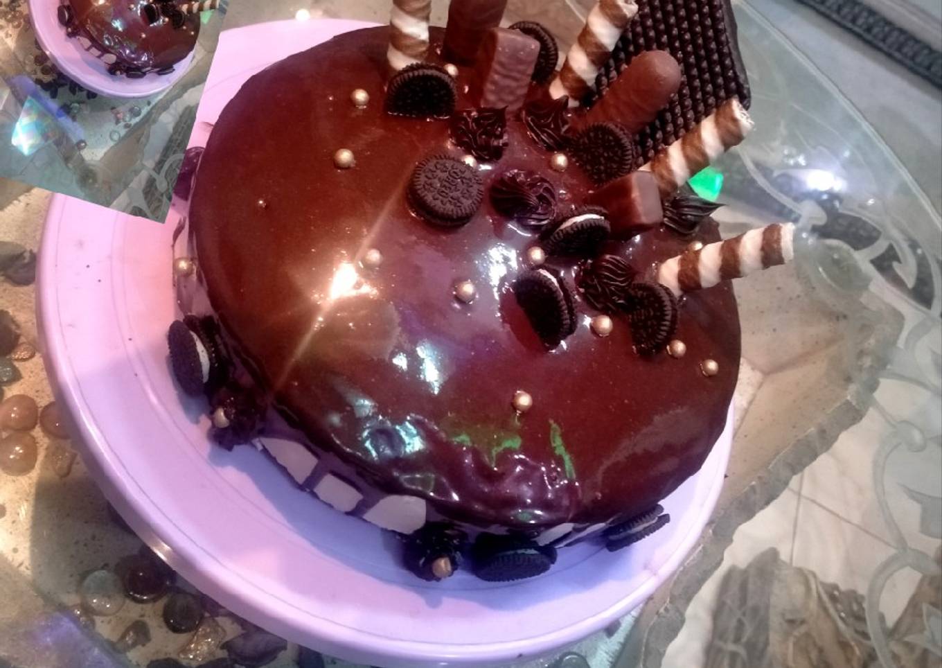 Chocolate dripping cake