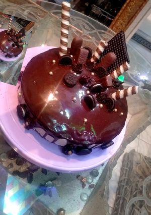 A picture of Chocolate dripping cake.