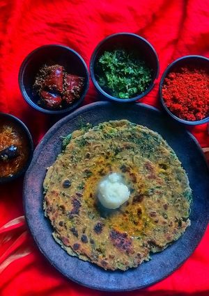 મેથી થેપલા (Methi Thepla Recipe in Gujarati) રેસીપી મુખ્ય ફોટો