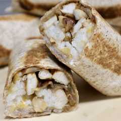 Una foto de Burritos de pollo, arroz y queso