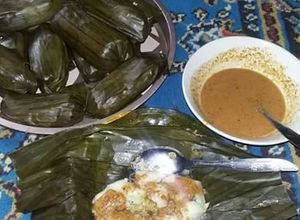 Foto resep Lontong isi oncom pedas/buras gurih