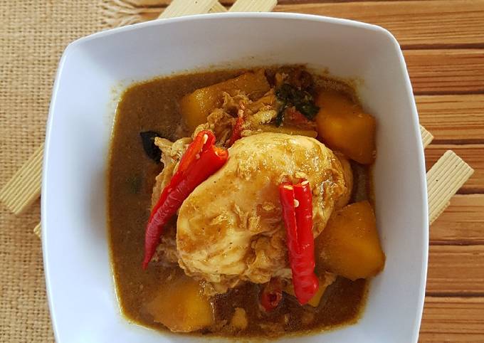 Semur telur ceplok