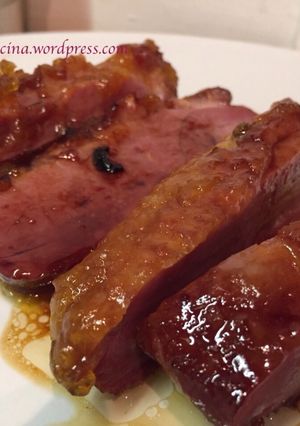 Foto di Petto D'Anatra glassato con confettura di zenzero e zucca rossa