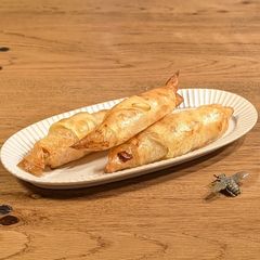 A picture of ★ Rice paper croissant with ham★.