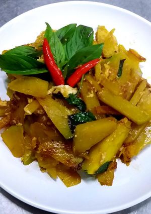 รูปของ ฟักทองโหระพาผัดไข่