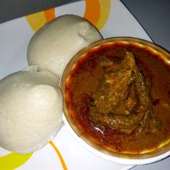 A picture of Tuwon semovita da miyan bushashshen kubewa.