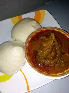 A picture of Tuwon semovita da miyan bushashshen kubewa.