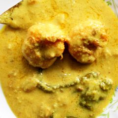 A picture of Prawns in Coconut Gravy / Chingri Malai Curry.