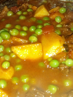 A picture of Green peas beef curry.