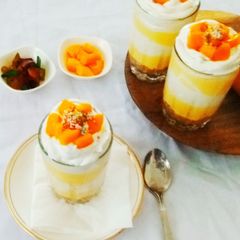 A picture of Mango Cheesecake Triffles.