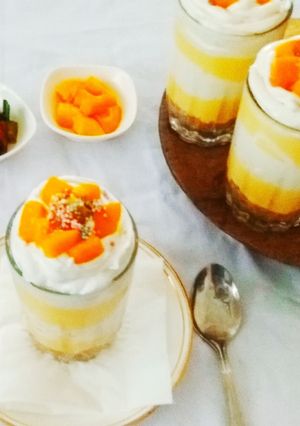 A picture of Mango Cheesecake Triffles.