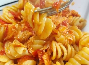 Foto di Fusilloni pomodorini e salmone