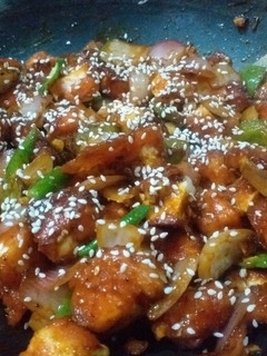 ड्राई पनीर चिल्ली विथ तिल(dry paneer chilli with til recipe in hindi) रेसिपी मुख्य फोटो