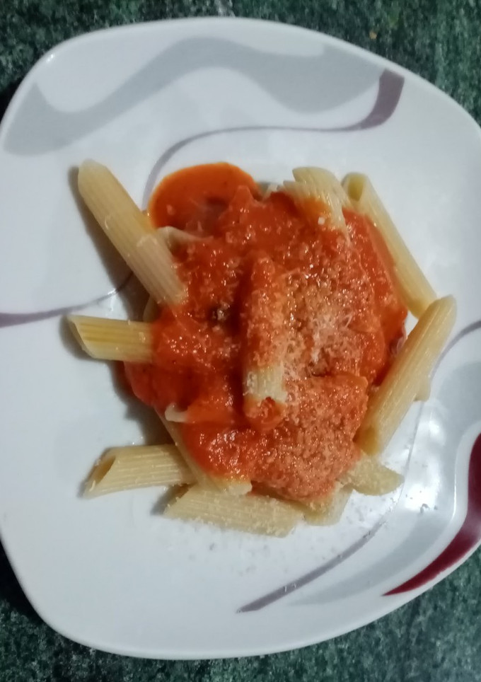 Una foto de Pasta con salsa pomodoro