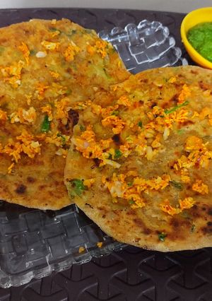 પાપડ ચુરી પરાઠા (Papad Churi Paratha Recipe In Gujarati) રેસીપી મુખ્ય ફોટો