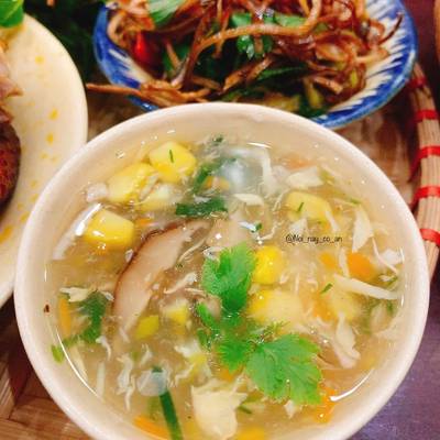 Cách Làm Món Súp gà rau củ 🌽 🥕 của Vi Nguyen - CookpadChia sẻIn-image