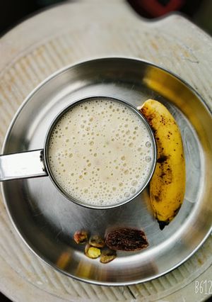 A picture of Banana smoothie.