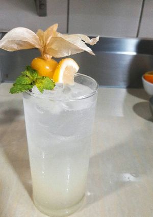 รูปของ Tom Collins