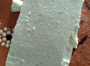 Una foto de Gelatina de crema de pistacho 🍮🍾