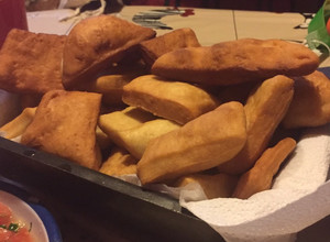 Una foto de Sopaipillas sureñas