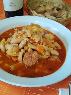 Una foto de Guiso de mondongo con chorizo colorado