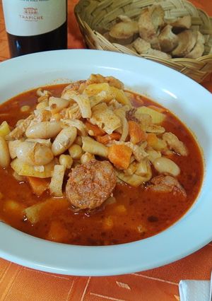 Una foto de Guiso de mondongo con chorizo colorado