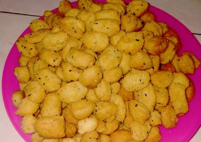 40.Kue jintan (biji ketapang)