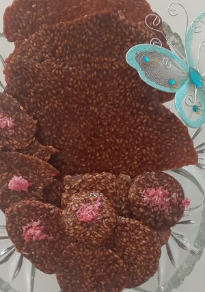 عکسی از دستور پولکی کنجدی با شکر قهوه‌ای