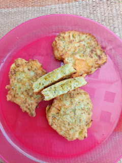 Una foto de Croquetas de brócoli y queso 🥦🧀