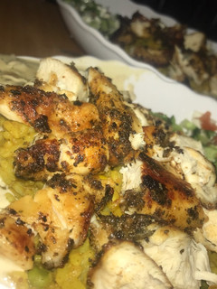 صورة لوصفة رز مع مشروم بكريمه الطبخ والجبنه والدجاج المشوي