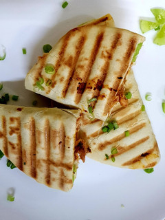 A picture of Shawarma bread sandwich.