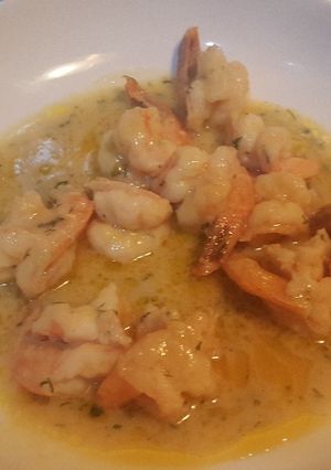 Una foto de Camarones al ajillo
