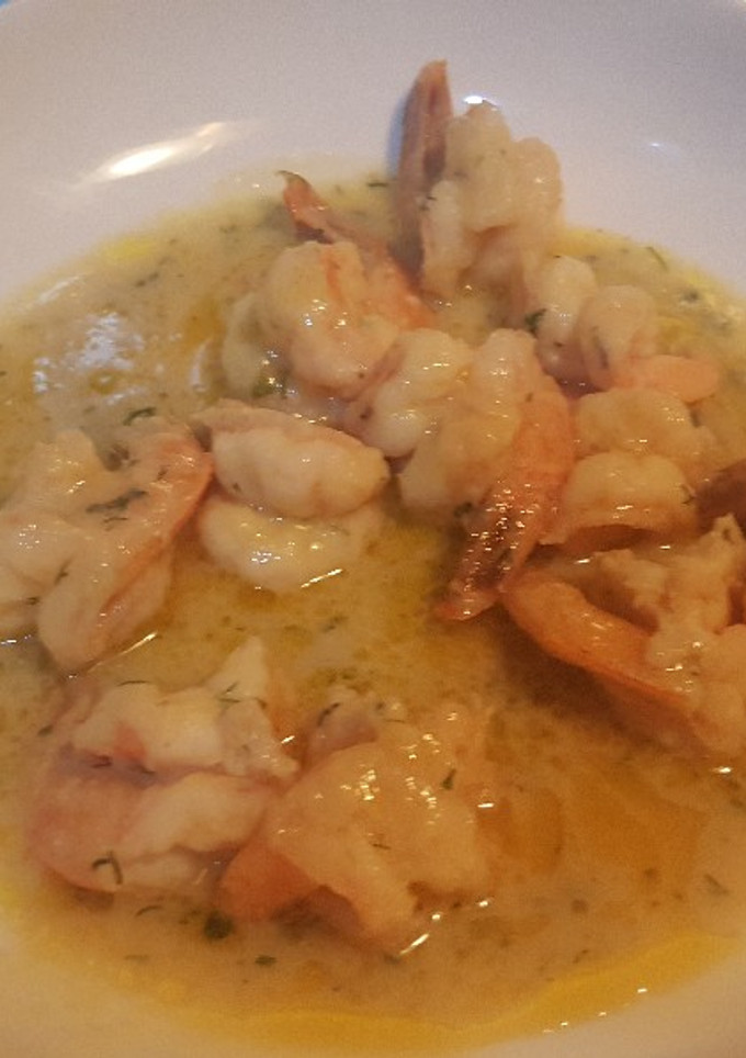 Una foto de Camarones al ajillo