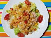 Una foto de couscous con atun