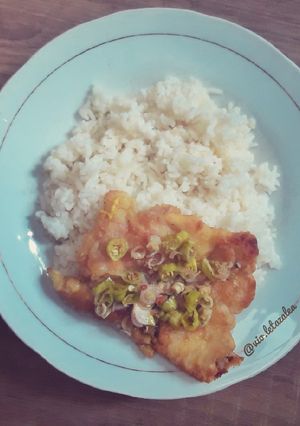Foto resep Telur Geprek Sambal Matah Rawit Hijau Simple Ekspress ala Violet