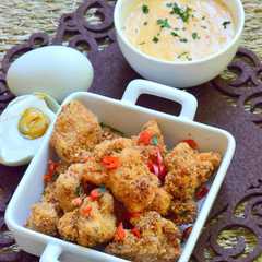 A picture of Ayam Goreng Tepung Renyah dengan Saus Telur Asin.