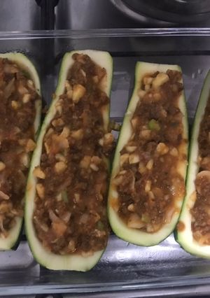 Una foto de Zapallo italiano relleno con carne de soya