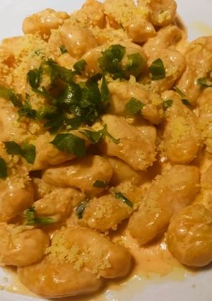 Una foto de Ñoquis de Calabaza con Salsa Rosa