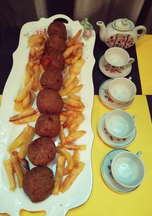 A picture of Qeema n bajray ki kabab.