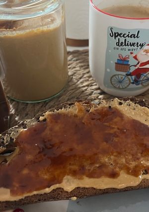 Una foto de Mantequilla de Cacahuete Casera !!!! Desayuno energético !!!