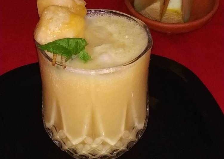 Simple Way to Prepare Favorite Kharbuja ki smoothie