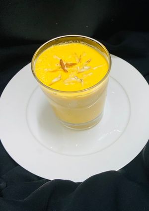 A picture of Carrot almond milkshake.