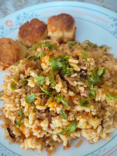 Una foto de Arroz de atún 20/10 🔝🔥