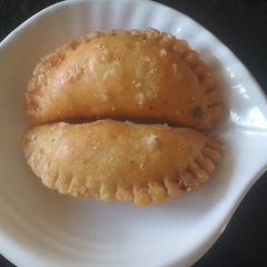 A picture of Gujiya.